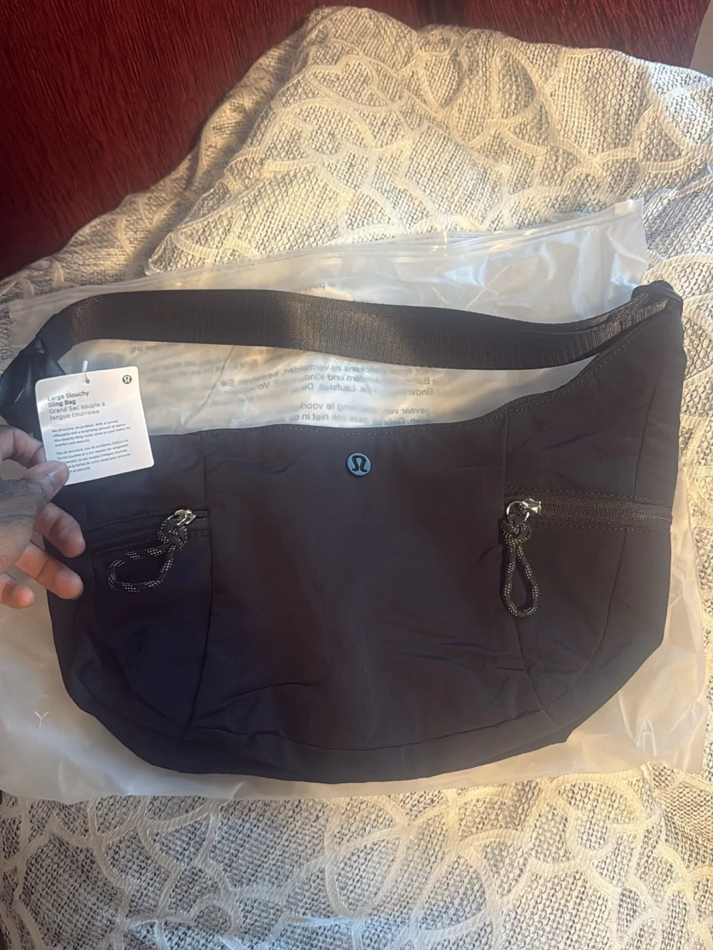 lululemon athletica lady’s Black Shoulder Sling Bag 6L - Picture 1 of 2